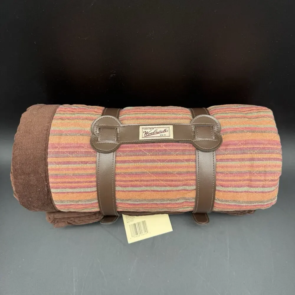 NWT Woolrich Pet Blanket 30x60 inches With Harness Buckle Straps & Handle Travel